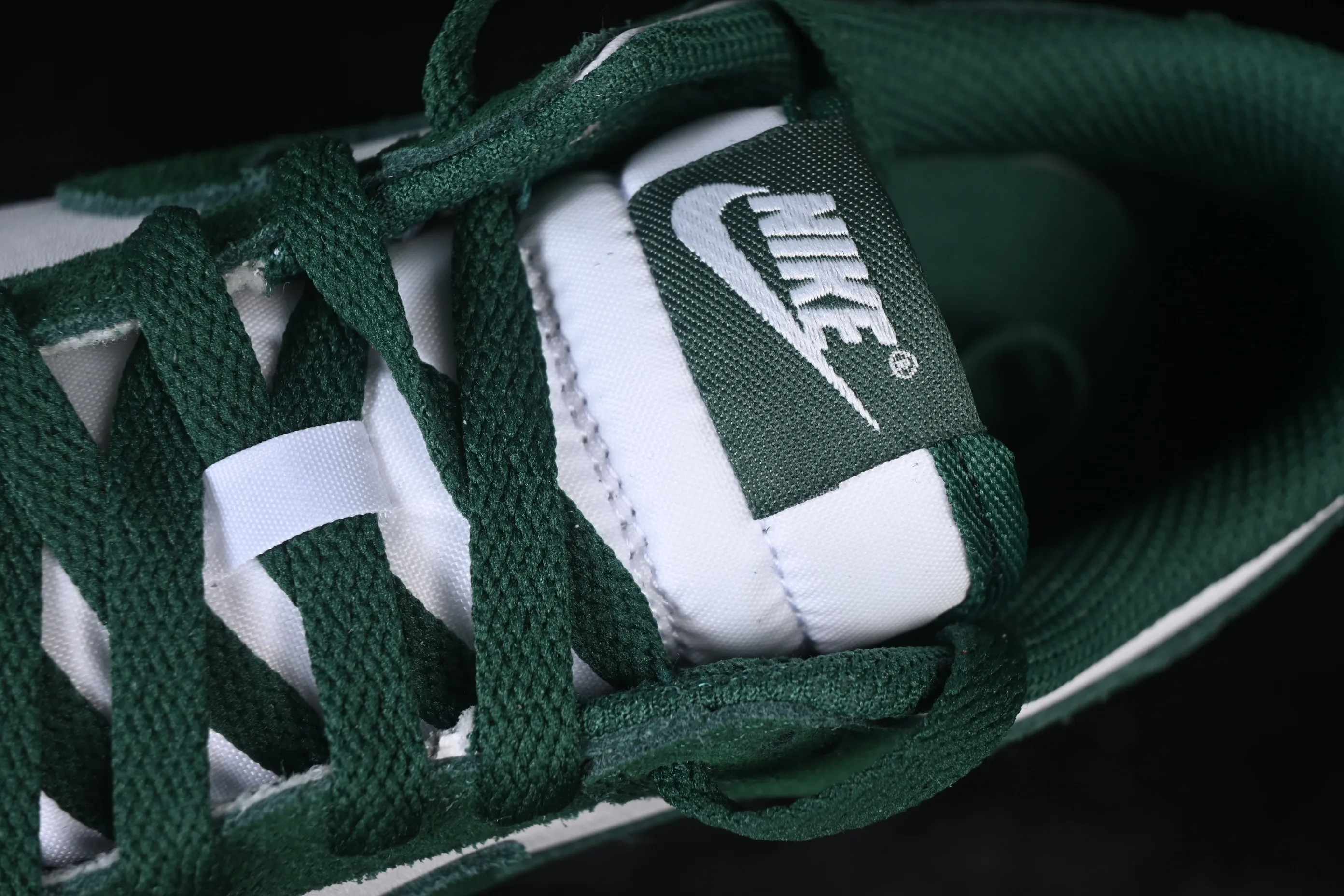 All Categories Nk SB Dunk Series Nk SB Dunk Low Low-top sneakers Nike SB Dunk Low Year of the Horse White Green Low-top casual sneakers IB4417-100